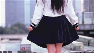 假念書真偷拍女大生裙底　大學講師遭判刑