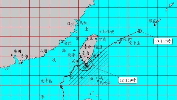 鳳凰颱風已於今（12）日晚間19時40分登陸恆春半島。（圖／氣象署）