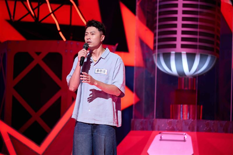 余思達談起人生最後悔的事就是結婚讓眾人震驚不已。（圖／公視台語台提供）