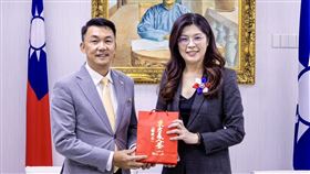 鄭麗文會見新加坡駐台代表葉偉傑。（圖／翻攝自鄭麗文臉書）