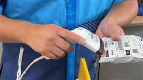  超商店員，監守自盜，2周狂訂154件黃金飾品，未刷條碼取貨或，侵占260萬貨款，偷32萬現金 (圖／翻攝畫面)