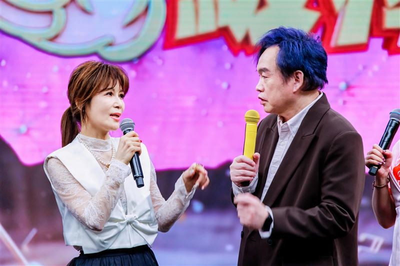 蔡秋鳳上康康節目。(圖／中視提供)