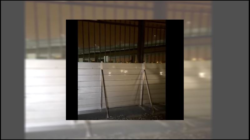 「泉月樓行館」的防水閘門成功阻擋大水入侵。（圖／翻攝宜蘭冬山泉月樓行館 Apex Villa）