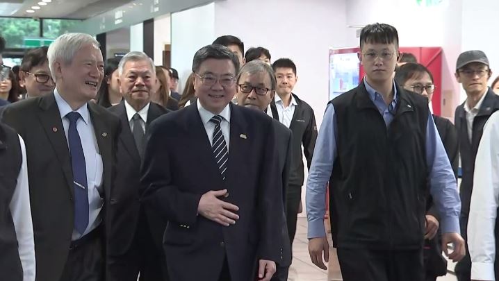 行政院長卓榮泰今（13）日下午出席114資訊月暨台灣教育科技展開幕典禮。（圖／翻攝畫面）