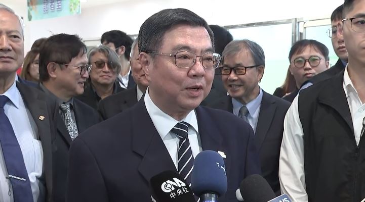 行政院長卓榮泰今（13）日下午出席114資訊月暨台灣教育科技展開幕典禮前受訪。（圖／翻攝畫面）