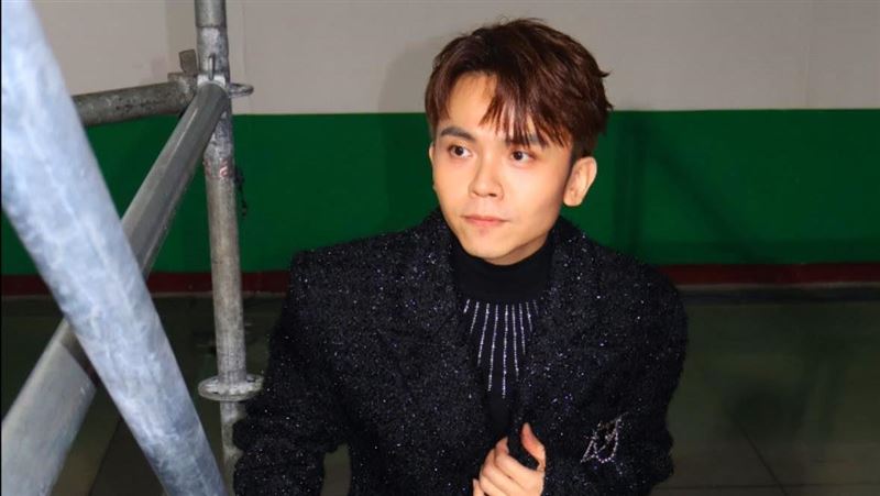 黃豪平爆藥廠性招待 老闆:挑個今晚陪你