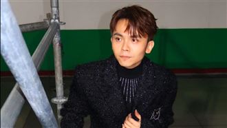 黃豪平爆藥廠性招待　老闆：挑個今晚陪你