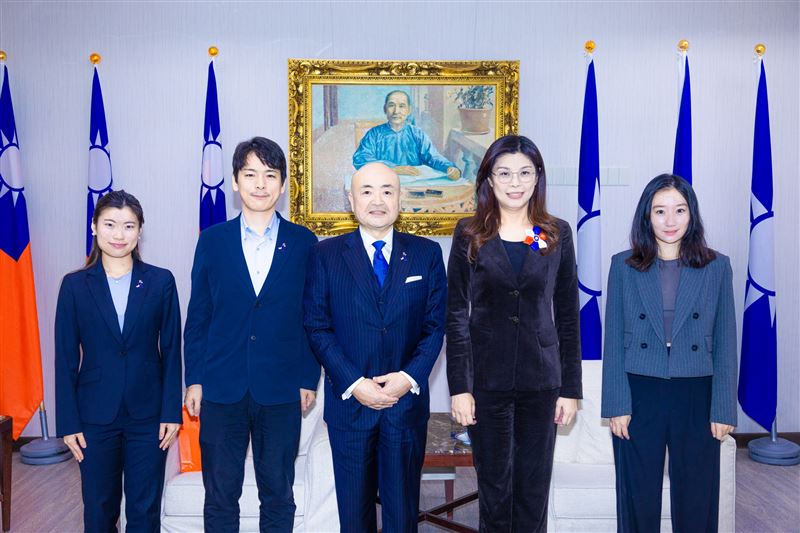 國民黨主席鄭麗文與日本台灣交流協會代表片山會談。（圖／翻攝自鄭麗文臉書）