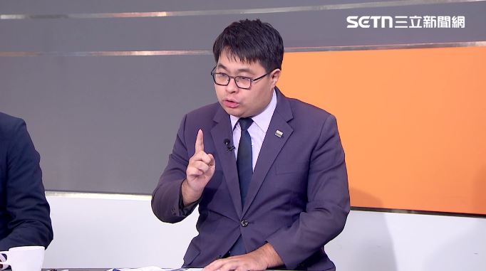 律師黃帝穎談沈伯洋案。（圖／前進新台灣）