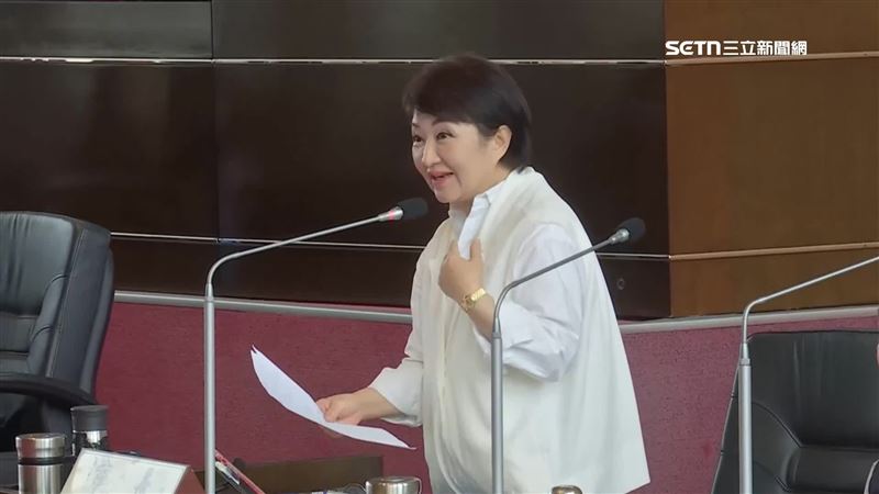 議員批埋廚餘不文明　盧秀燕竟當眾笑出來