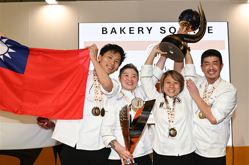 台灣隊擊敗8國代表隊，奪2025世界盃聖誕麵包大賽冠軍。（圖／慧強實業有限公司、I love Italy by Giovanna 提供）