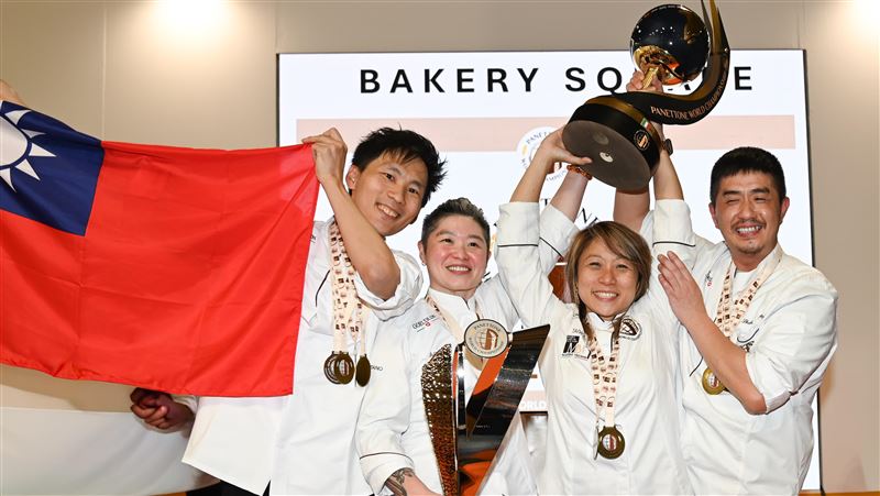台灣隊擊敗8國！奪2025聖誕麵包大賽冠軍