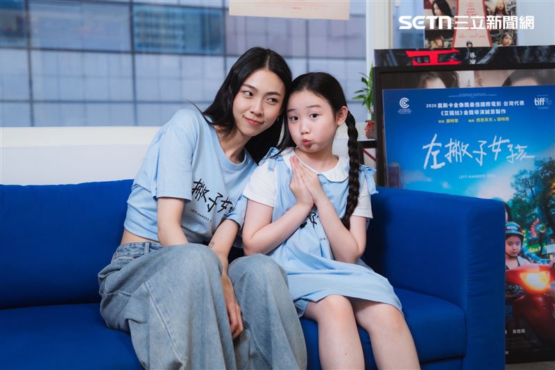 葉子綺（右）與馬士媛（左）在片中飾演姐妹。（圖／記者趙于瑩攝影）