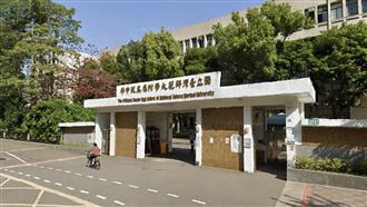 噁！五月天學弟潛女教室吸衣、水壺當尿壺