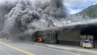 新／知本民宅起火全面燃燒　波及周邊6屋