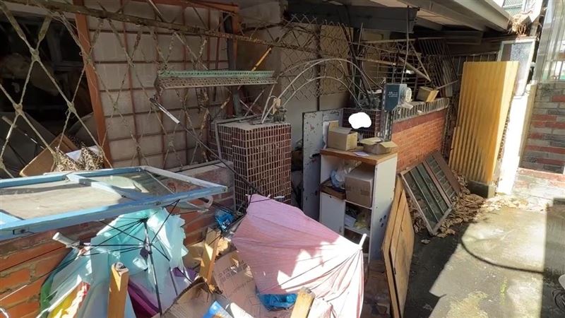 台中82歲嬤孤獨死！忠心小白狗也陳屍旁邊