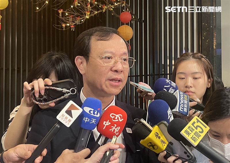 衛福部長石崇良回應代孕爭議。（圖／記者蔣季容攝影）