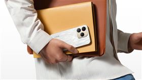 realme 15T配備7000mAh大電池與60W超級閃充。