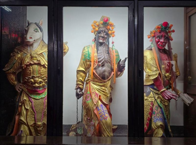 殺于朦朧兇手慘了！「陽間不行的陰間來」，城隍爺發火帶32部將抓惡人。（圖／記者鍾志鵬攝影）