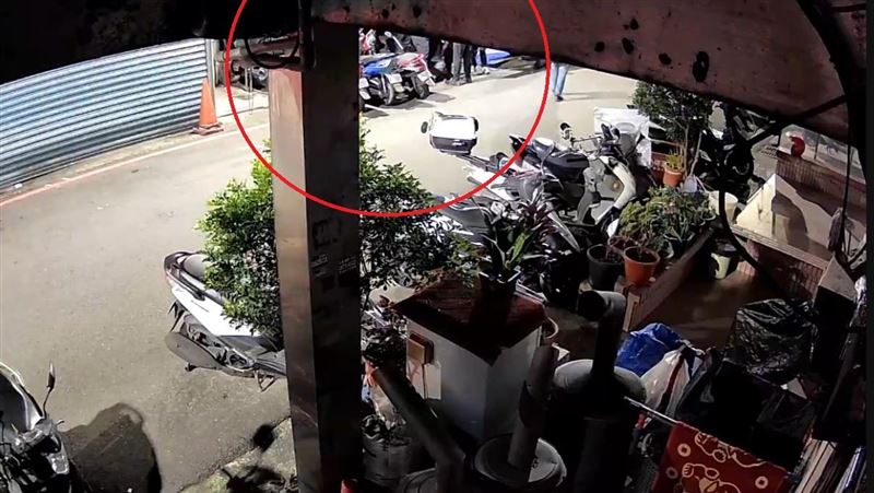 警方於10月30日逮到許男，目前已羈押入北所。（圖／翻攝畫面）