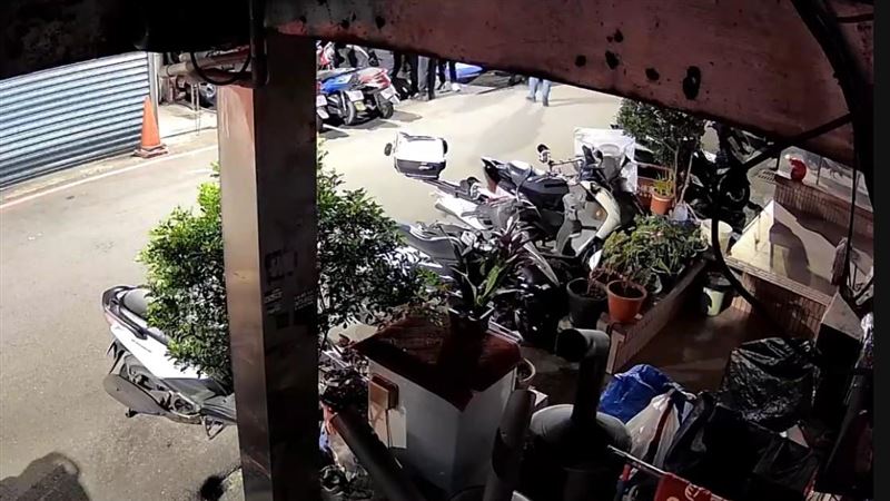 警方於10月30日逮到許男，目前已羈押入北所。（圖／翻攝畫面）