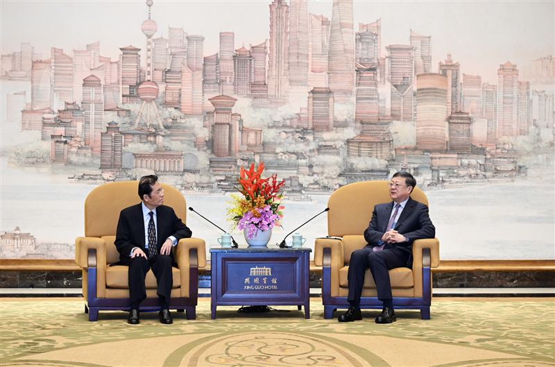 國民黨副主席張榮恭今日在上海興國賓館會見上海市委書記陳吉寧（圖／國民黨文傳會提供）