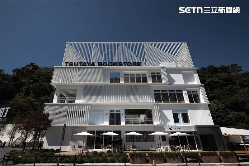 「日月町複合式商場」宣布啟動全台第一座「公共洗手禮儀計畫」，率先導入義大利精品品牌 BVLGARI 寶格麗白茶香氛系列。（圖／翻攝畫面）