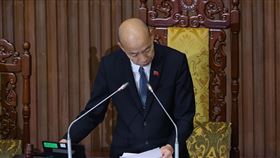 財劃法修正案三讀通過　韓國瑜敲槌立法院會14日下午處理國民黨團所提財劃法部分條文修正草案，在野黨在人數優勢下，經逐條表決後，三讀修正通過，立法院長韓國瑜（圖）敲下議事槌。中央社記者翁睿坤攝　114年11月14日