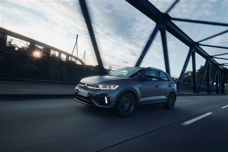 T-Roc R的2.0升渦輪引擎能輸出 300匹最大馬力。（圖／Volkswagen提供）