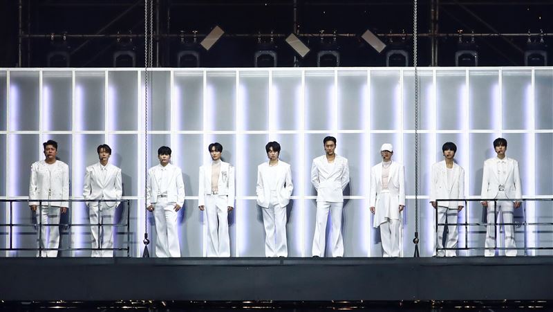 SJ大巨蛋狂飆中文！銀赫看傻他一句話吐槽