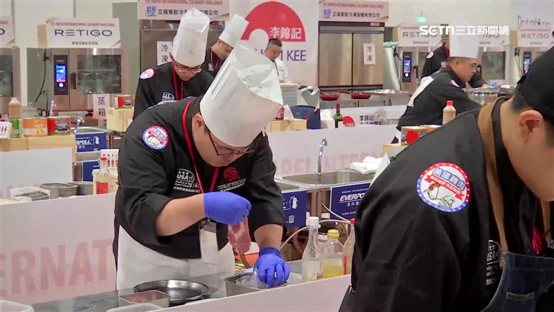 參賽者各個全神貫注，要爭取全場最高榮譽