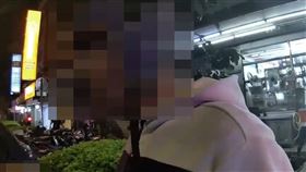 機車違停露餡了！失聯移工拔腿落跑被逮。（圖／翻攝畫面）