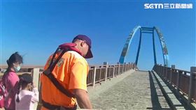 景觀橋,外籍移工,逃逸移工,非法,逾期,居留,4375天,海巡,彰化（圖／翻攝畫面）