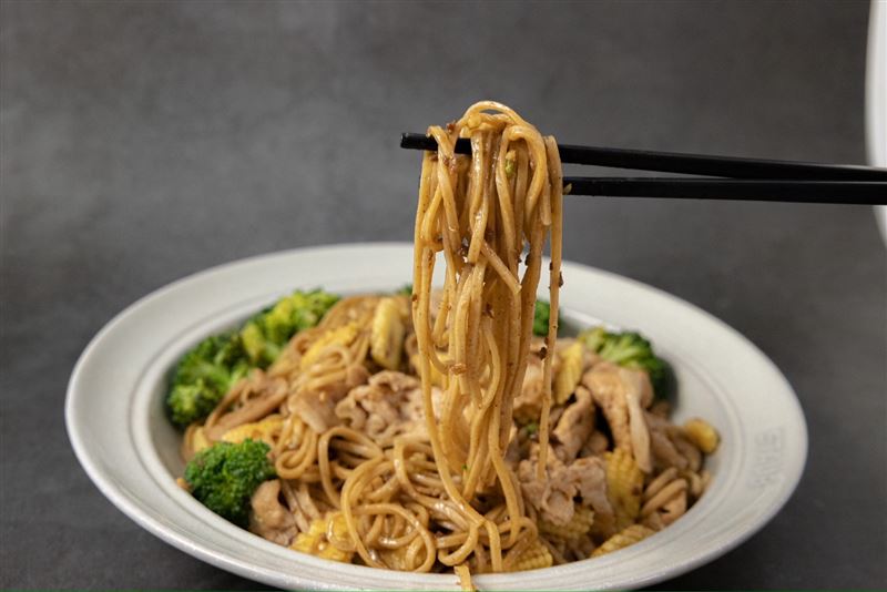 均衡飲食、維持身體必要營養需求，是遠離糖尿病的重要第一步。（圖／翻攝自pixabay、日日好食提供）