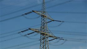 預計2026年將翻轉美國電力產業朝大升級、大轉型，加上Open AI宣告：「電力成為新石油」時代來臨，看好美國核能發電、智慧電網、電力設備與相關公用事業。（示意圖／PIXABAY）  