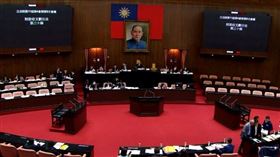 藍白聯手再修財劃法，14日三讀通過。（圖／翻攝畫面）