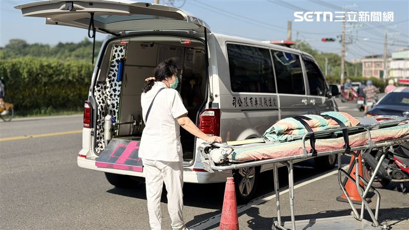 高雄市大寮區今天（15日）上午傳出死亡車禍。（圖／記者簡榮良攝影）