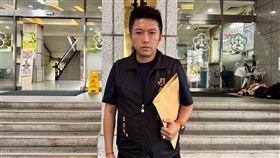 「賓賓哥」於10日正式向法院按鈴控告由圤智雨帶頭恐嚇勒索事件，被檢方重視列為最急件。（圖／翻攝自賓賓哥臉書）