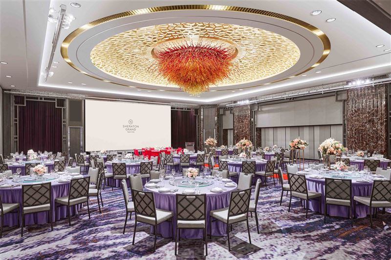 台北喜來登自2025年12月1日至2026年4月30日中式桌席每桌19,800元起，最低4桌，自助餐每位2,000元起。(圖／台北喜來登提供)