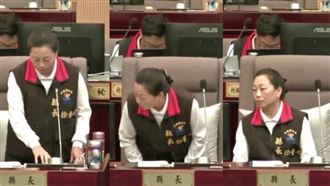 議員蔡依靜轟撤離一片混亂，徐榛蔚爆氣「關麥坐下」（組合圖／翻攝自花蓮縣議會直播）