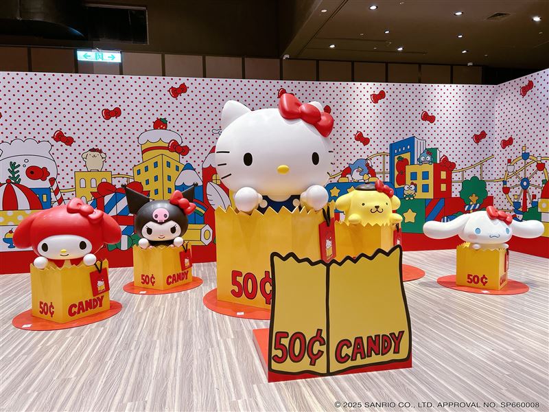 《Hello Kitty》全新展覽展出50年來多種樣貌。(圖／業者提供)