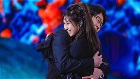 五月天「回到那一天」25週年巡迴演唱會上海站。嘉賓「小玫瑰」劉芯妤。（圖／相信音樂提供）