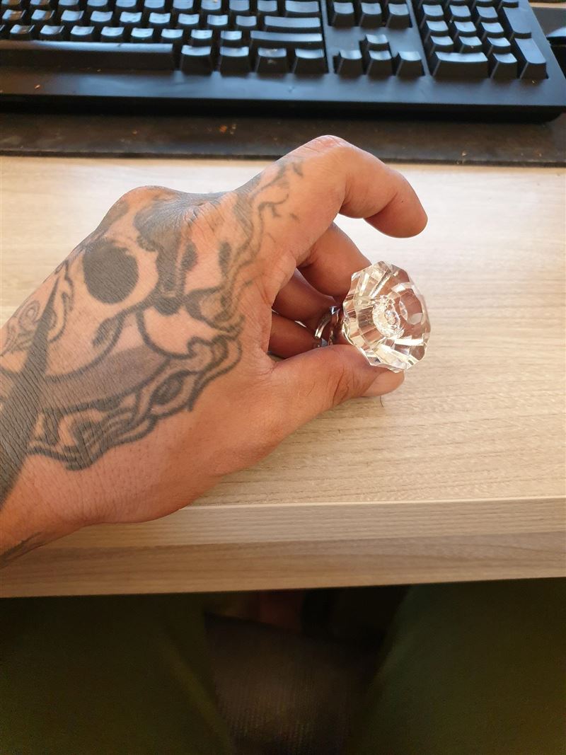 館長過往求婚所用的戒指。（圖／翻攝自飆捍臉書）