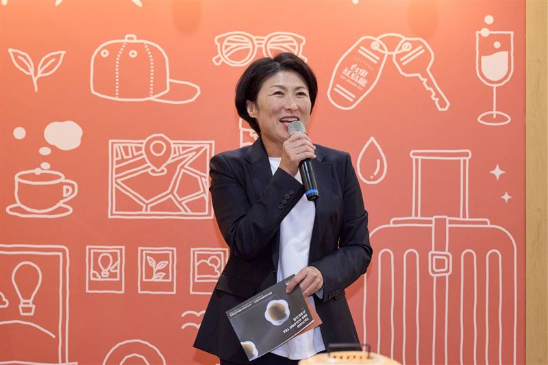 台東縣長饒慶鈴蒞臨2025台東紅烏龍形象館。（圖／臺東縣政府財政及經濟發展處提供）