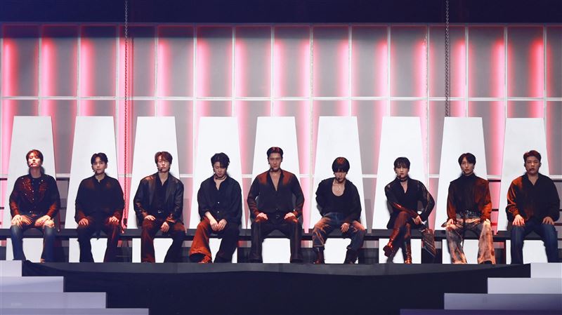 直擊/只有台灣有!SJ花車繞場獨寵台粉