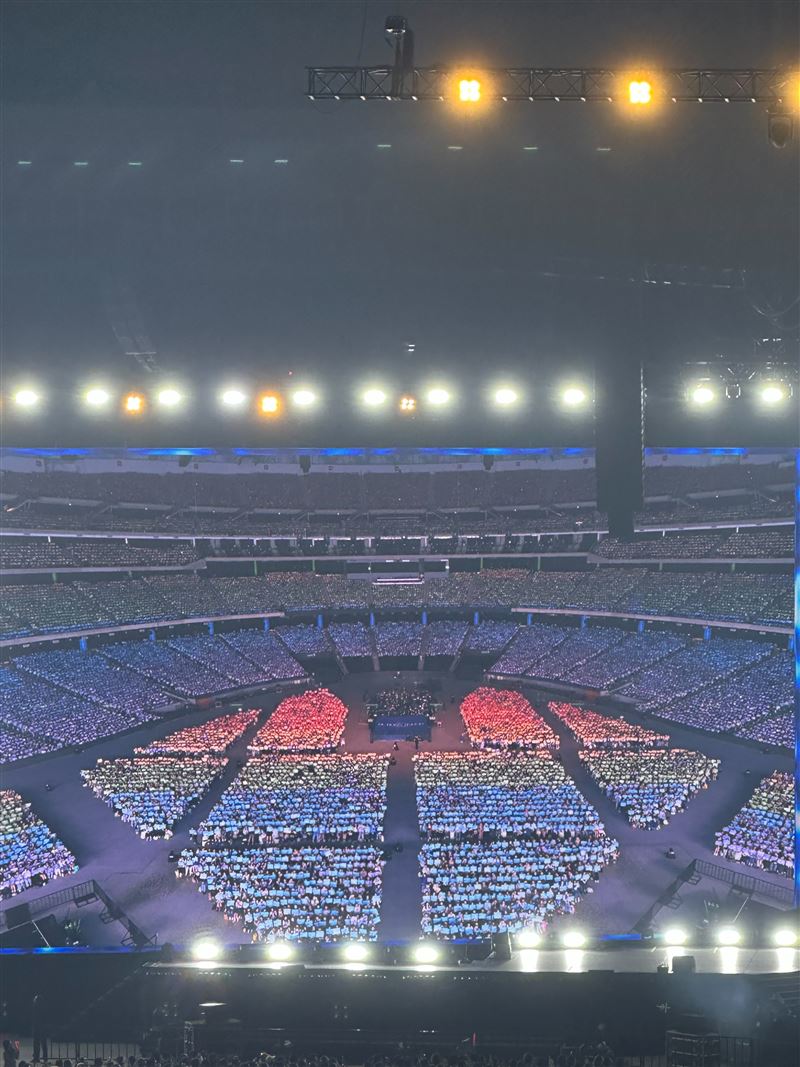 台灣E.L.F.彩虹應援。（圖／讀者提供）