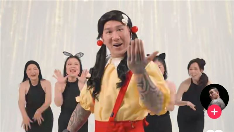 「3cm小館長」梗笑歸笑，真要放大可別亂來。館長被爆疑似動刀增大，醫師警告：風險高、效果差，搞不好還毀掉功能。減重＋修毛視覺加分又安全，才是多數男人最該走的路。（圖／翻攝自抖音）