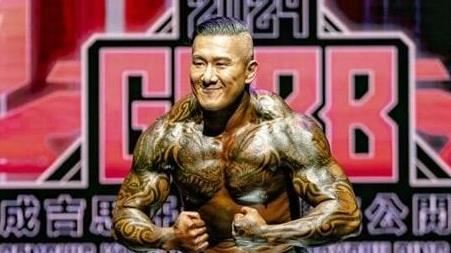 館長遭爆「逼小弟睡館嫂」!網向中國舉報