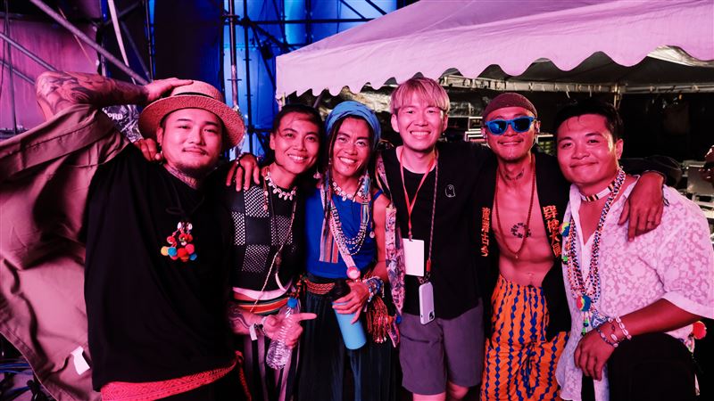 「漂流出口」與戴曉君（左2）感性發聲。（圖／阿米斯音樂節／米大創意提供）