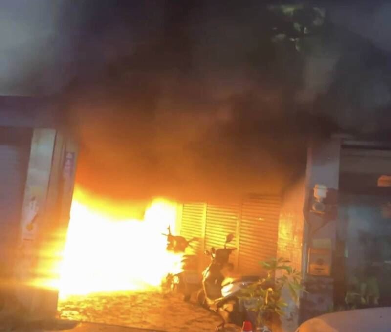 彰化某集合住宅大樓驚傳火警。（圖／翻攝畫面）